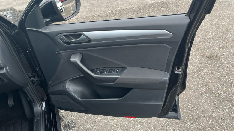 Volkswagen T-Roc 1.5 TSI Life 5dr Petrol Hatchback